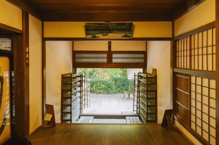 京都市東山区で民泊旅館開業！京町家を再生した癒しの宿